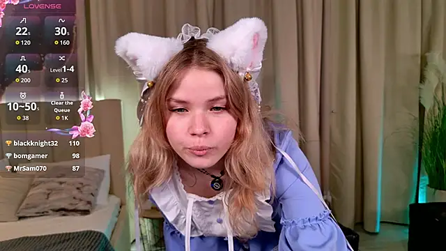 Watch ChloeWells live on EroticFlix - High definition streams