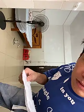 Mr_iphone11 webcam