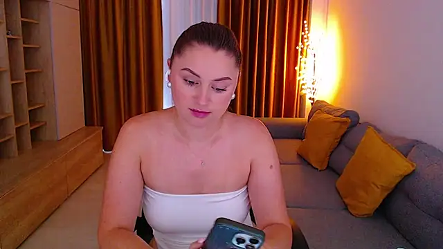 mia_bloomy webcam