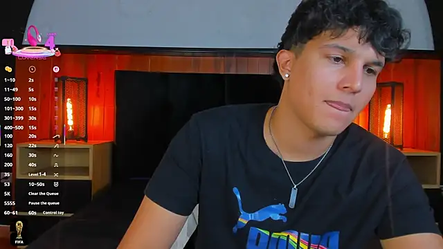 Leo_Savage_ webcam