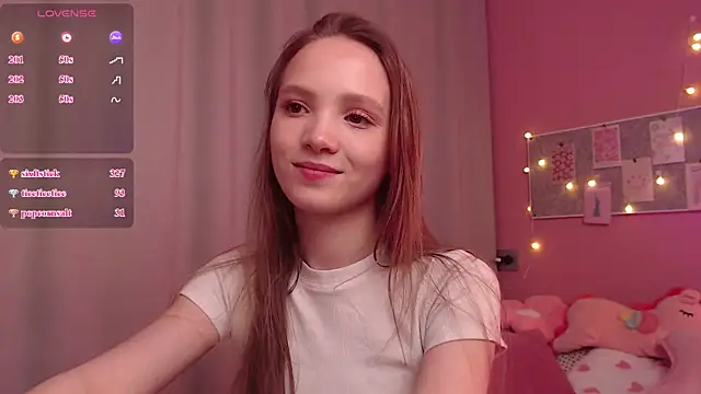 Adria_Arjona webcam
