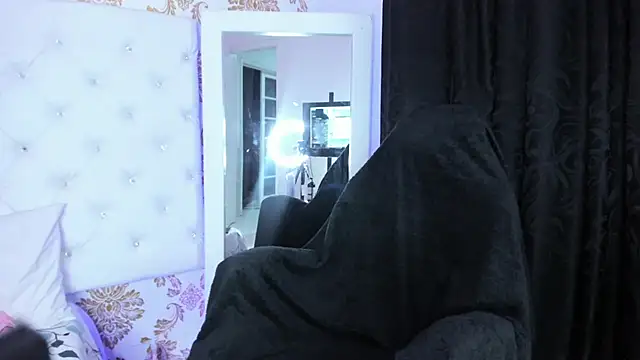 Watch pinky__bunny live on EroticFlix - High definition streams