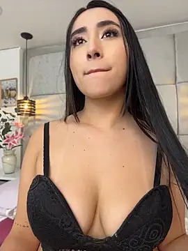 ivonneowen (F teen) - Torso ride with Domi on my clit