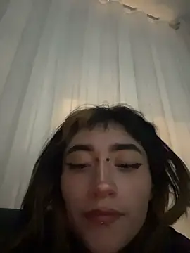 baby_akuma webcam
