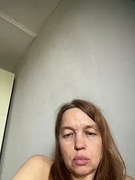 suzanele (F milf) - Naked sweet :flirting: bounce boobs