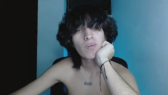 littlextreme live cam on StripChat