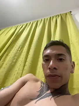 alejoggg1 live sex cam