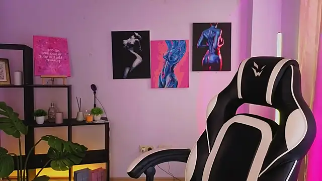 ElenaMonroe webcam
