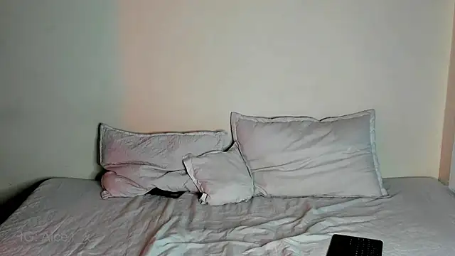 Watch Alice_fox__- live on EroticFlix - High definition streams