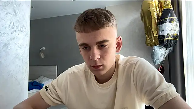 SoloFury live cam on StripChat
