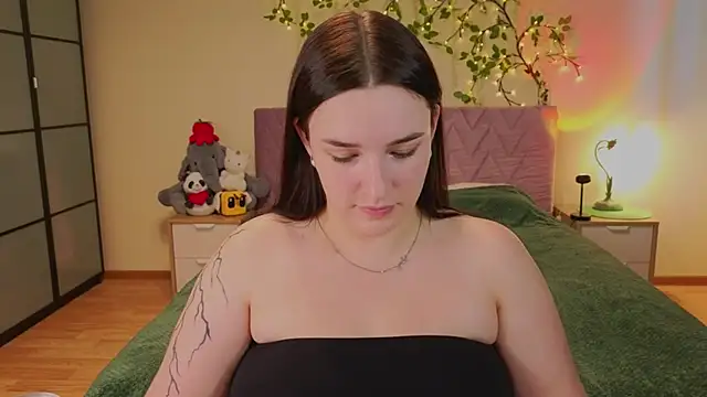 Watch Iwi_wi_wi live on EroticFlix - High definition streams