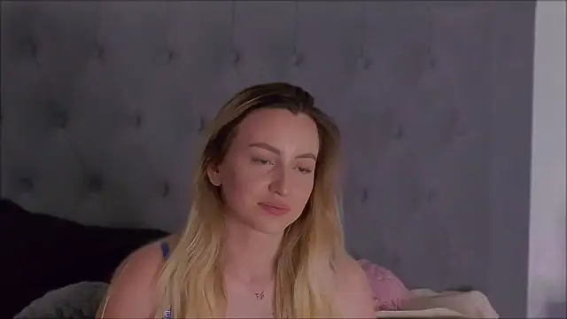 AlexisWhit webcam