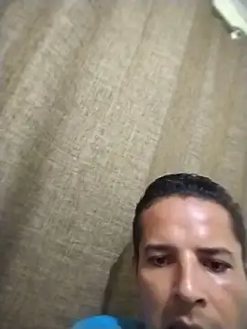 Alvarito_25 webcam