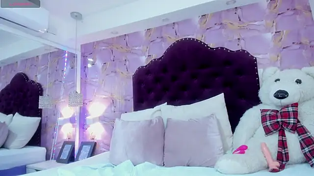 luna_bloomm_ webcam