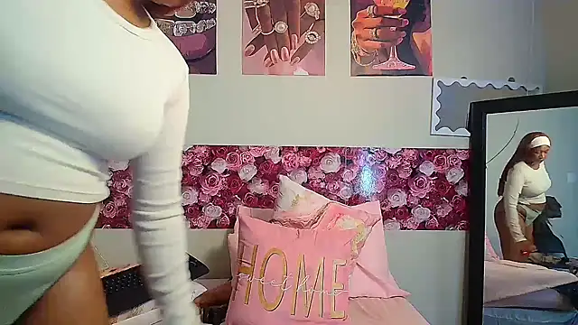 EnchantingLisa webcam