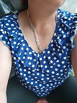 tuyet-nhi webcam