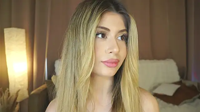 Watch GeorginaHarn live on EroticFlix - High definition streams