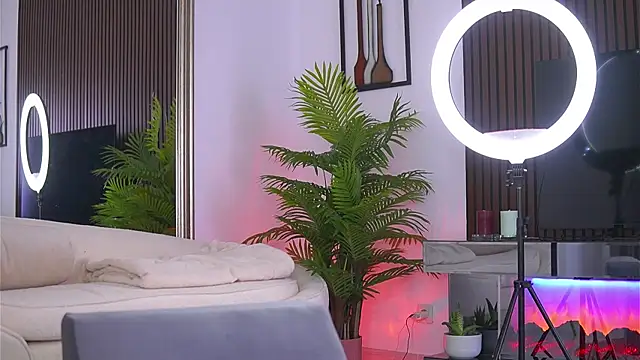 Watch Abbela_White live on EroticFlix - High definition streams