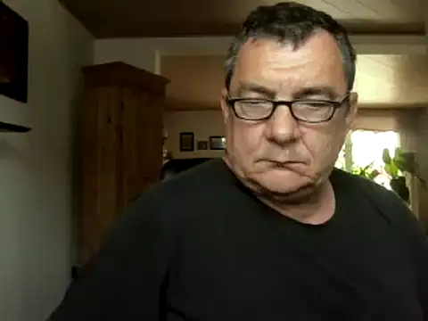 nobbie444 (M mature) - naked