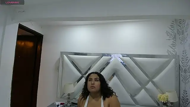 Watch yaragarcia live on EroticFlix - High definition streams