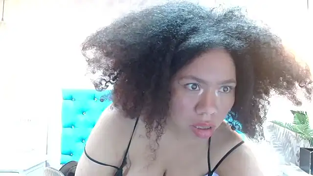Watch KeniaLovex live on EroticFlix - High definition streams