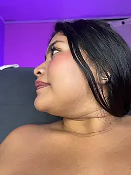 LunaaRosse webcam