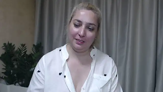 sweetpussy13 webcam