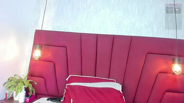 Maya_curvy webcam