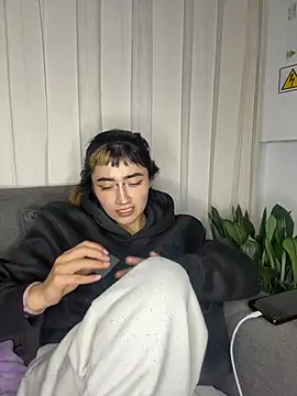 baby_akuma webcam