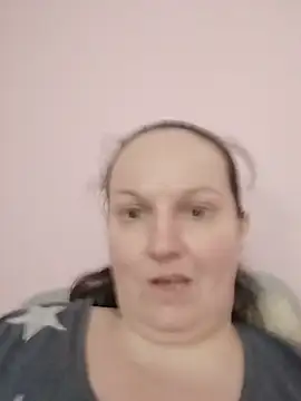 BustyLadyAlma webcam