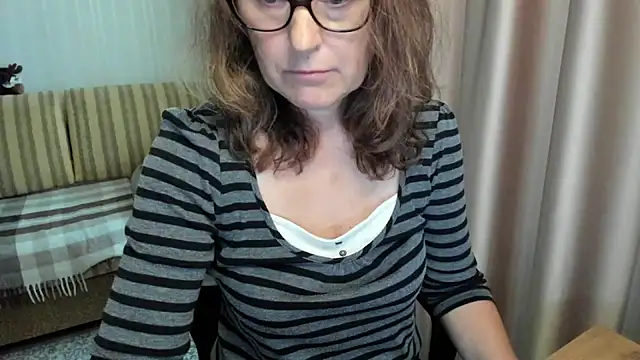 lauraoven webcam