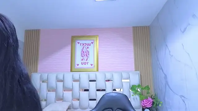 Watch sarita_09_s live on EroticFlix - High definition streams