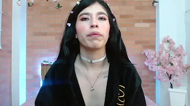 Watch adriscute live on EroticFlix - High definition streams