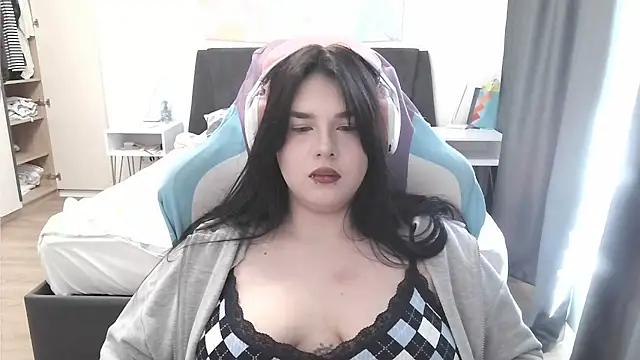 LunarMia webcam