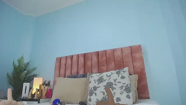Watch nana_levy live on EroticFlix - High definition streams