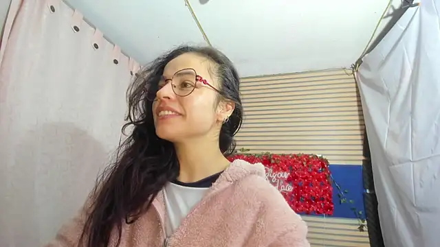Watch rosse_2504 live on EroticFlix - High definition streams
