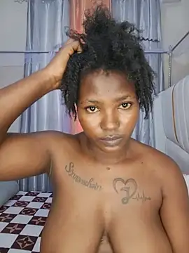 TrishaKalid webcam