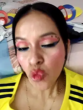 Watch AntonelaMorriz live on EroticFlix - High definition streams