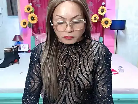 UrAsianPrincessDanie webcam