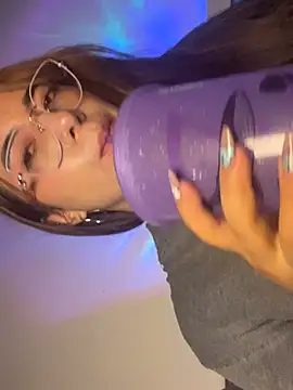 arilynn_ Live Webcam on Stripchat