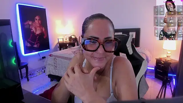 Watch RubyStrome live on EroticFlix - High definition streams