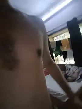 dreamtoungelick69 webcam
