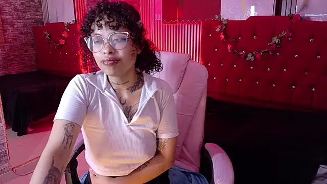 mia_hernnandez webcam