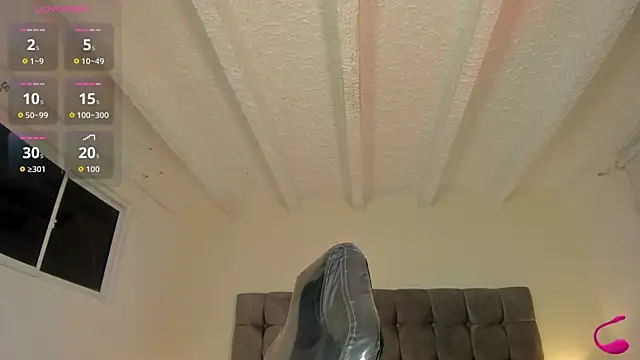 Dark_hairy_ webcam
