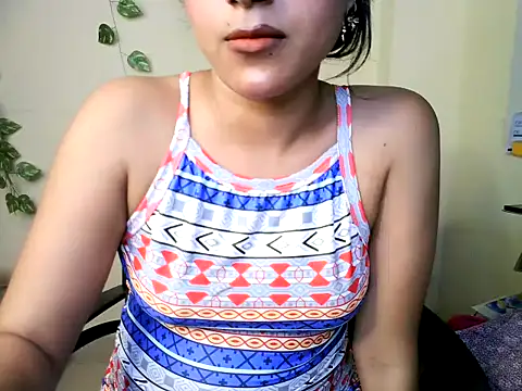 NANCY_OBEROYE webcam