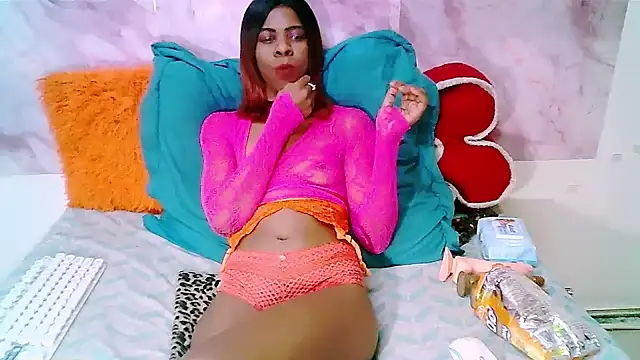 EbonySweetPeach webcam