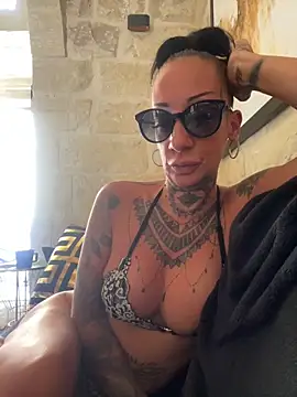 inked_up_jade webcam