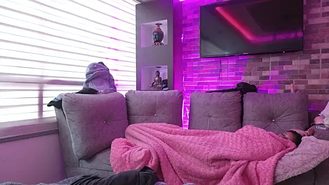 roxxie_fox webcam