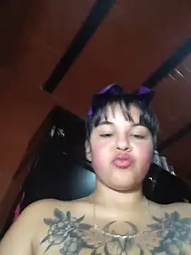 KattalellaGomez webcam