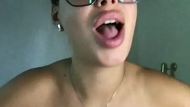 MoonriseGoddess webcam